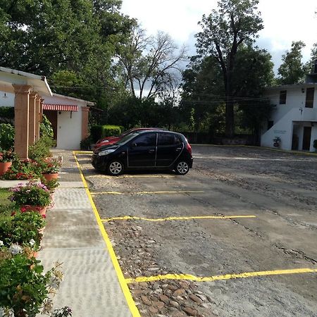 Hotel Tecozautla Exterior photo