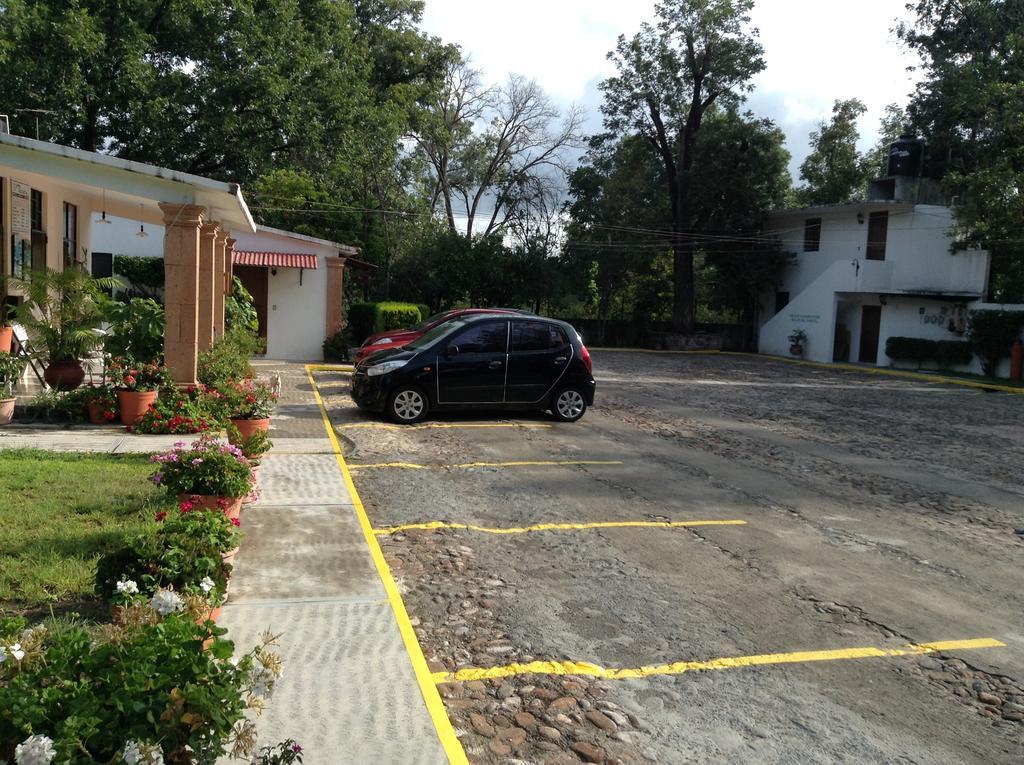 Hotel Tecozautla Exterior photo
